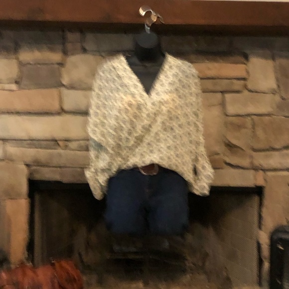 Top - Picture 4 of 7